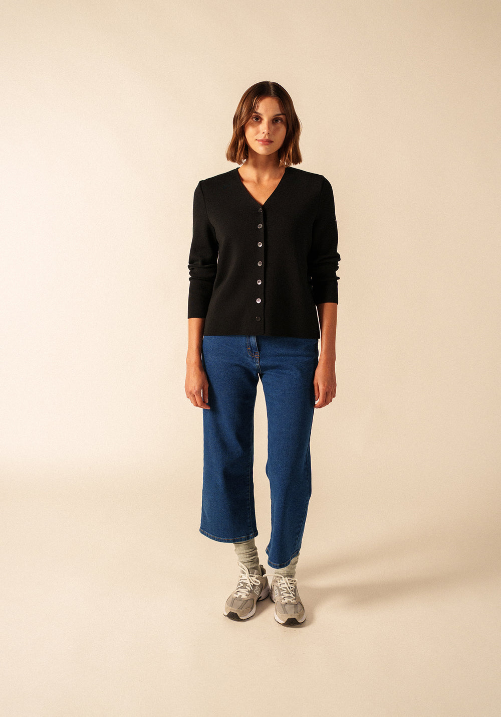 Brevands V neck cardigan - in soft wool (NOIR)