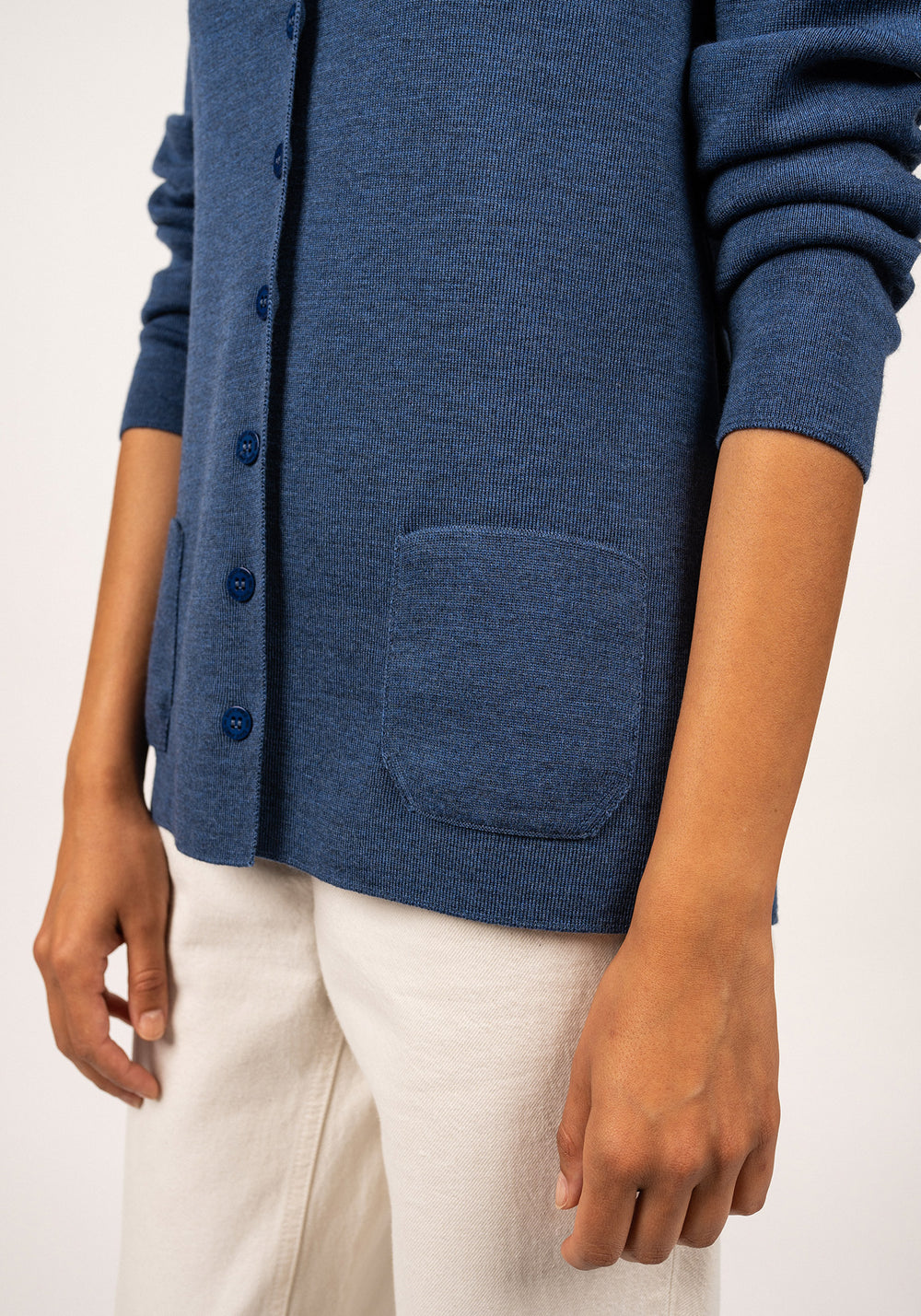 Blainville V neck cardigan - buttoned, in soft wool (JEAN)