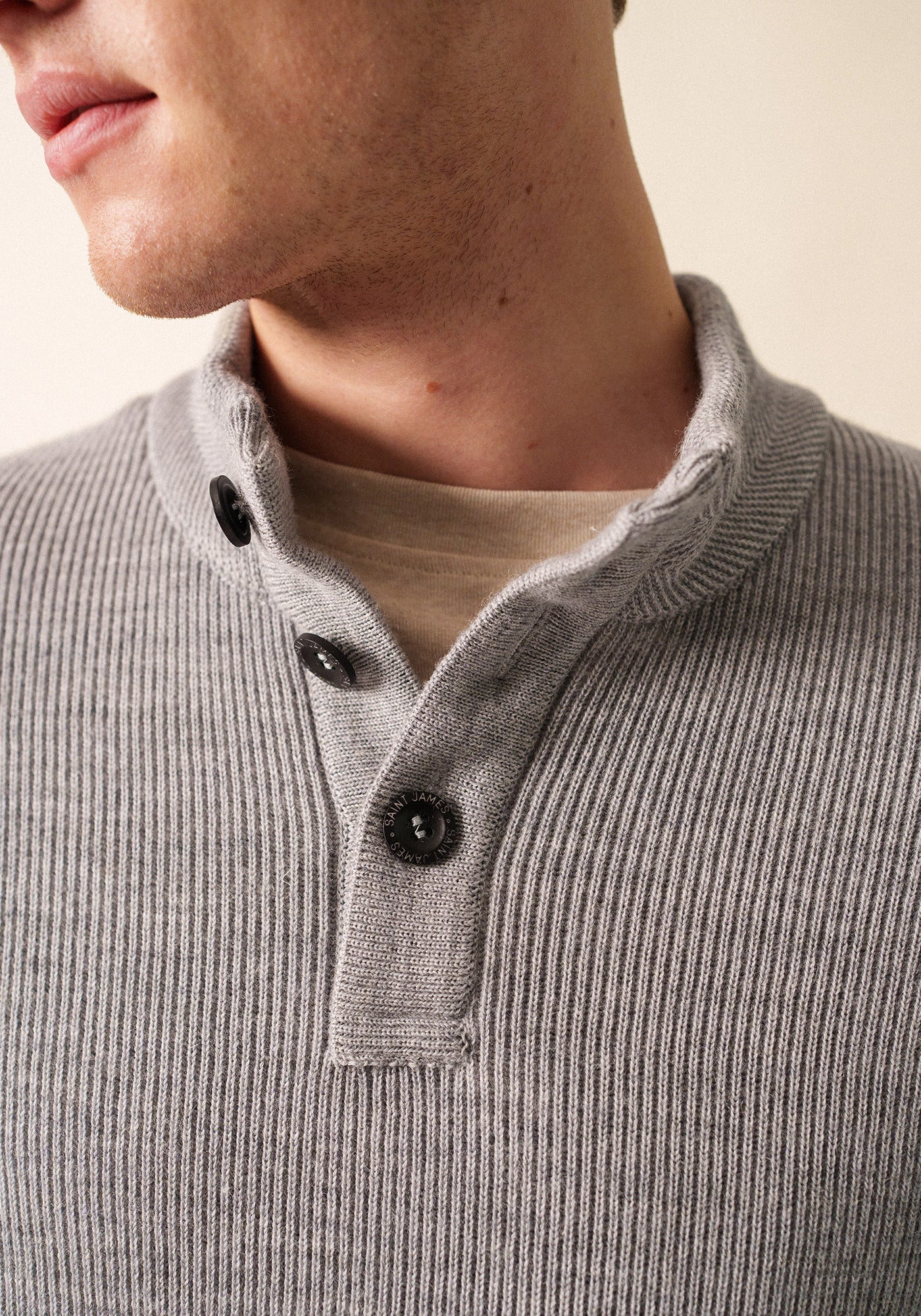 Bourboule buttoned high neck jumper - in wool, herringbone pattern (GRIS CLAIR)