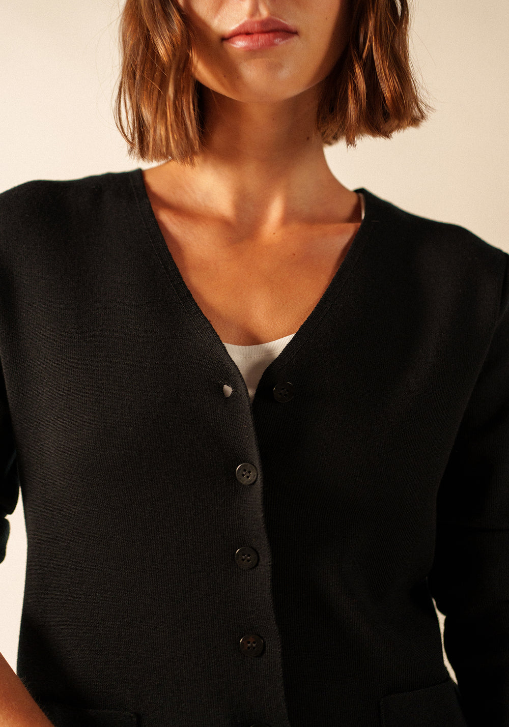 Blainville V neck cardigan - buttoned, in soft wool (NOIR)