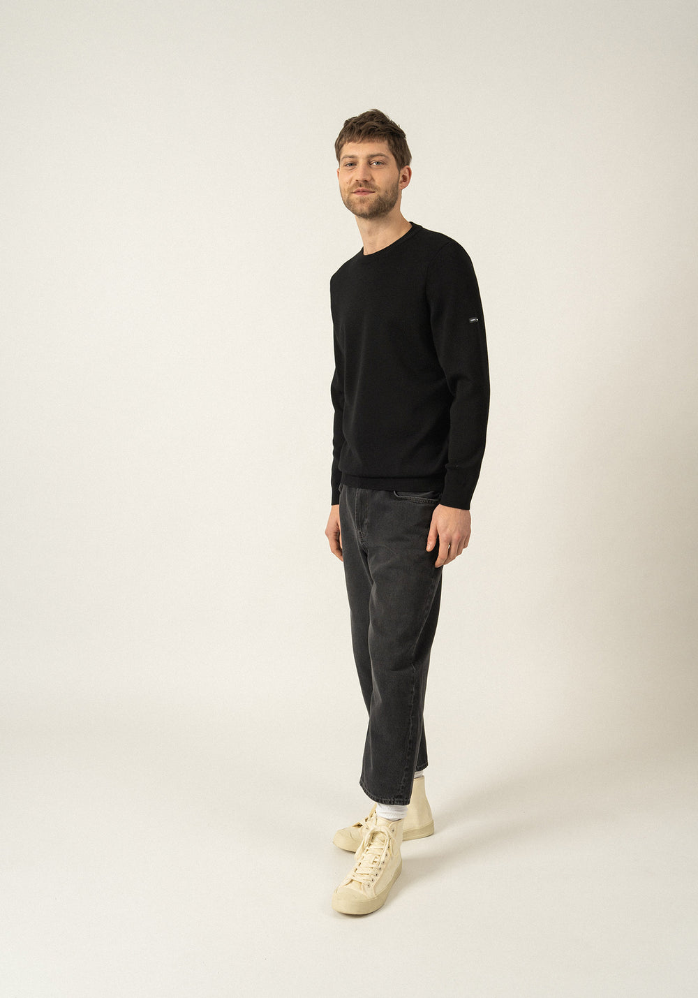 Cruiser round neck jumper - in soft wool (NOIR)