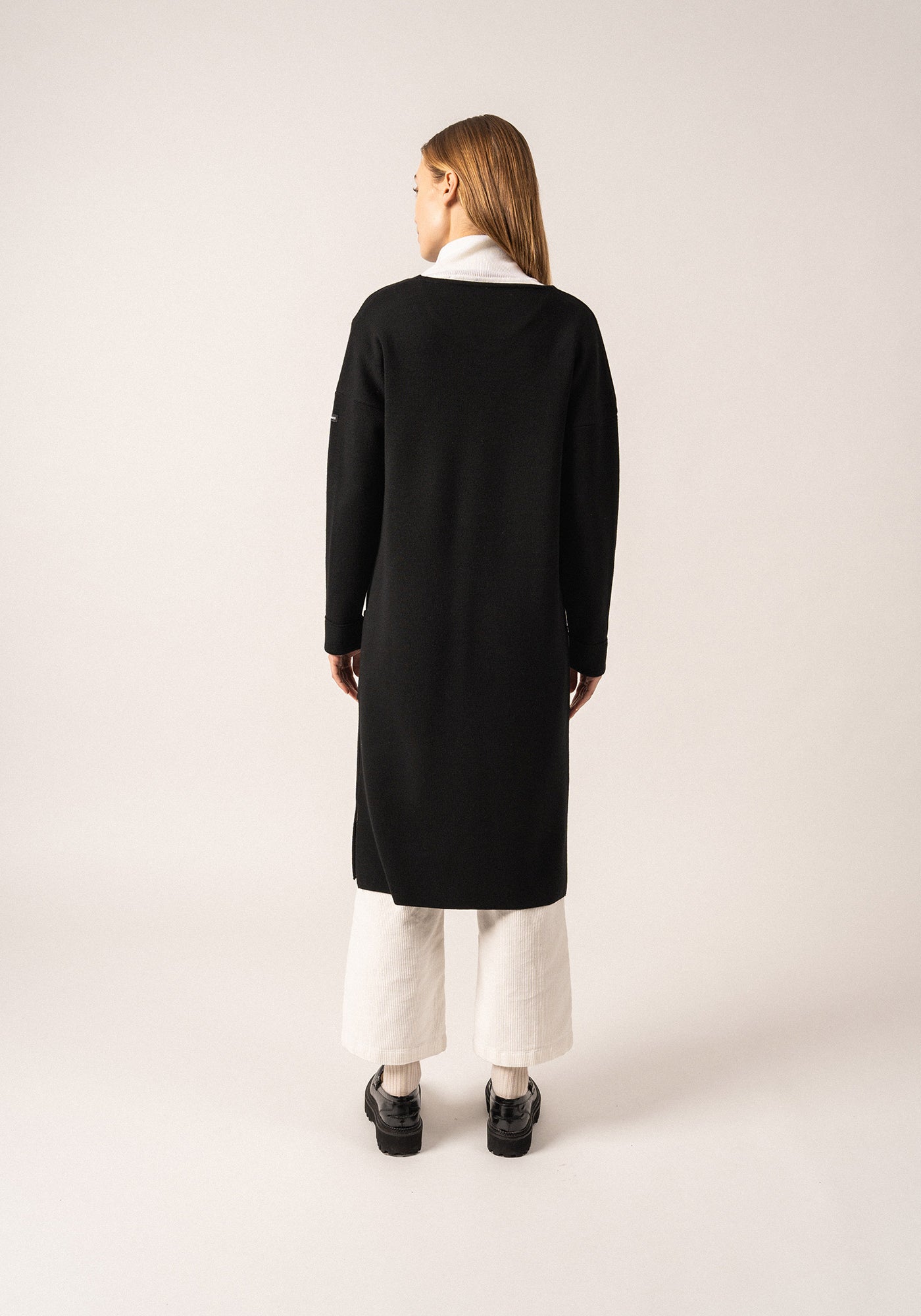 Cirrus cardigan x Isabelle Ballu (NOIR/ECUME)