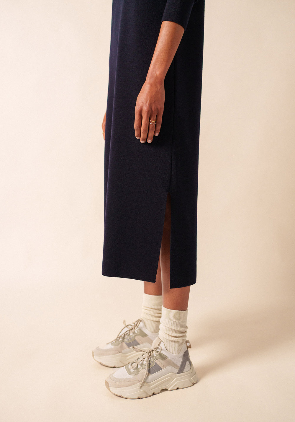 Marée Long Knitted Dress - plain, in wool (NAVY)