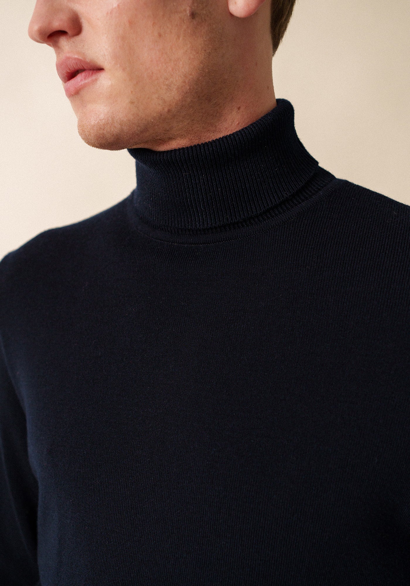 Houat High-neck Jumper - comfort fit, in wool (NAVY)